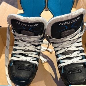 Bauer Youth 9 (Y9) Black and Blue Hockey Skates